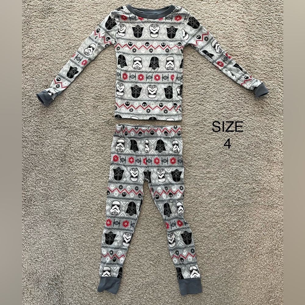 Star Wars Christmas pajamas size 4t EUC